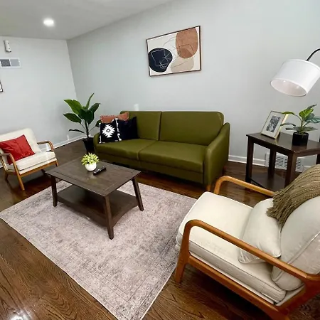 Spacious 3 Bed 2 Bath In Rogers Park Chicago