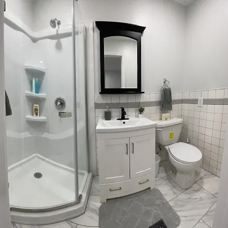 Spacious 3 Bed 2 Bath In Rogers Park Chicago