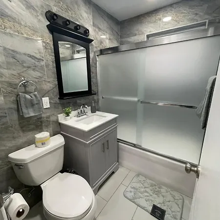 Apartment Spacious 3 Bed 2 Bath In Rogers Park Chicago