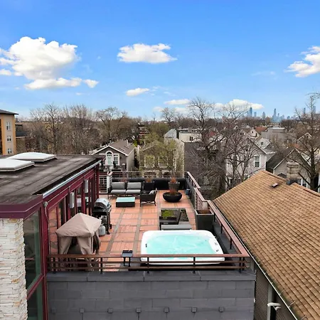 Holiday home 5br 5ba Architectural Estate-theatre Gym Rooftop *