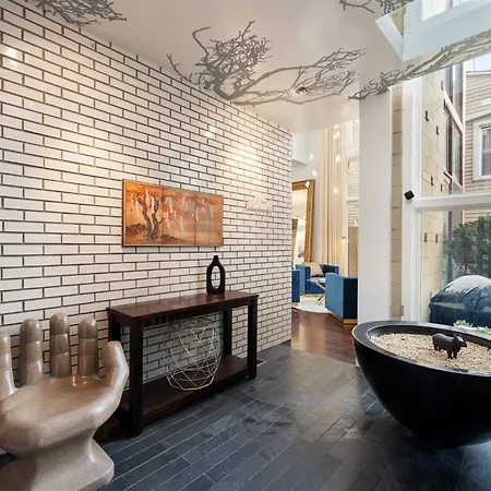 Holiday home 5br 5ba Architectural Estate-theatre Gym Rooftop Chicago
