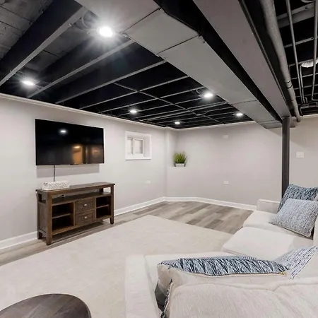 Spacious In Apartment