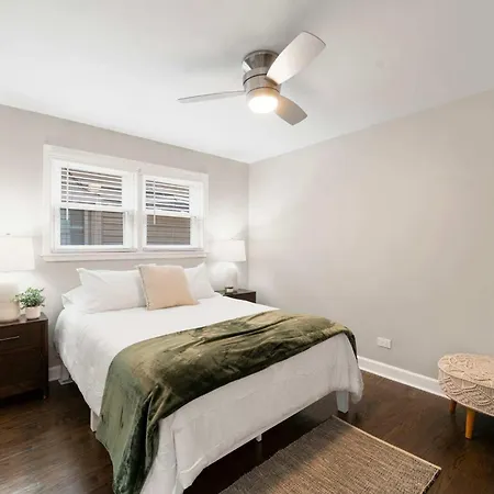 Apartment Spacious In *