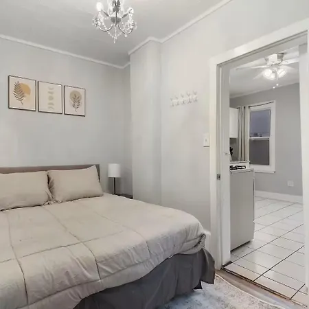 Explore The Sleek 2br Gem In North Apartment Chicago