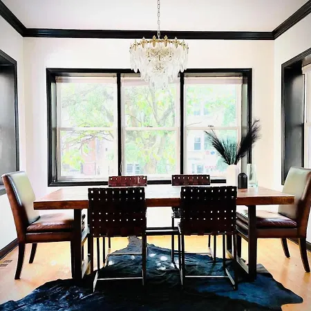 Holiday home Beautiful 7 Bed, 3.5 Bathroom Chicago
