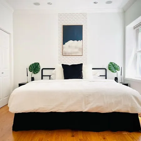 Beautiful 7 Bed, 3.5 Bathroom