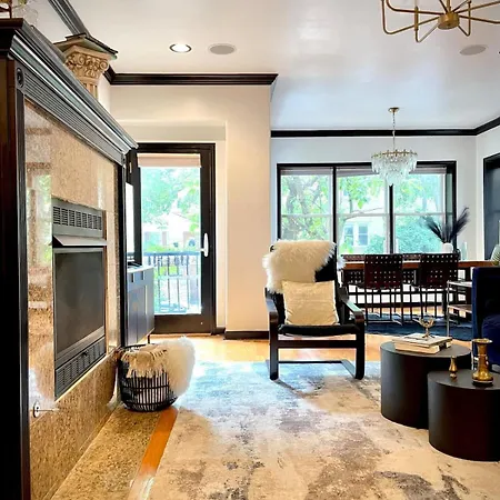Beautiful 7 Bed, 3.5 Bathroom