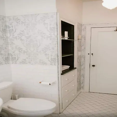 Echo House Apartment Chicago