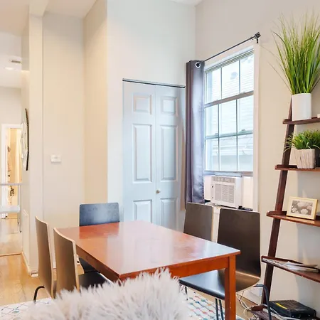 Bright & Modern 3br And 1ba In Logan Square Chicago
