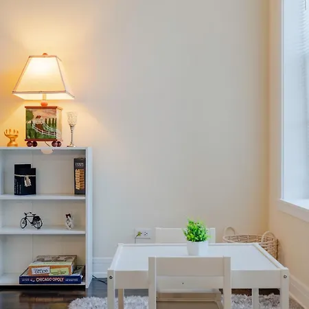 Apartment Chic & Elegant 4br Retreat Near Uchi With Laundry *
