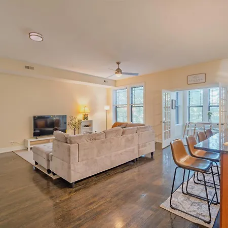 Chic & Elegant 4br Retreat Near Uchi With Laundry *