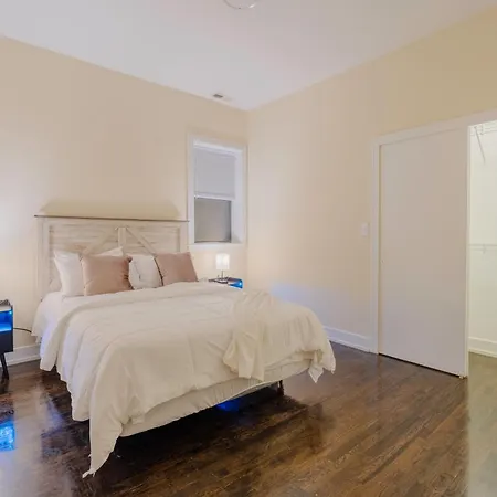 Chic & Elegant 4br Retreat Near Uchi With Laundry Apartment *