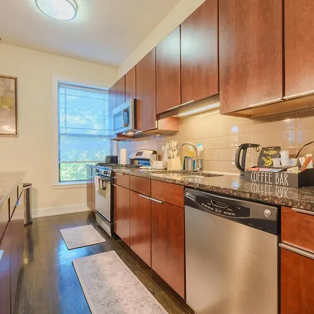Chic & Elegant 4br Retreat Near Uchi With Laundry * Chicago