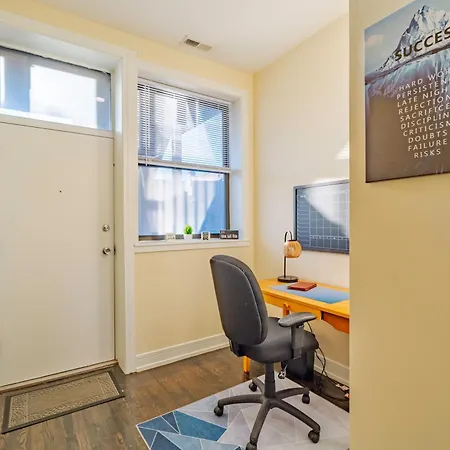 Apartment Chic & Elegant 4br Retreat Near Uchi With Laundry