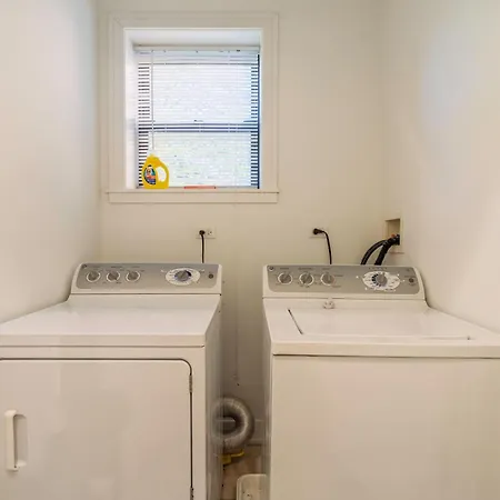 Chic & Elegant 4br Retreat Near Uchi With Laundry * Chicago