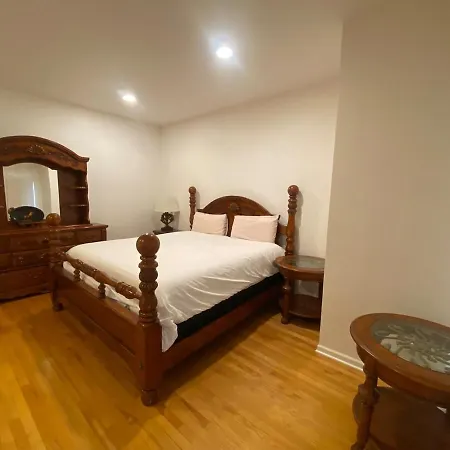 A Spacious And Well-equipped Holiday home Chicago