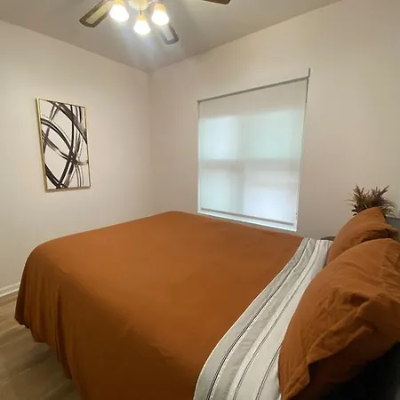 A Spacious And Well-equipped Holiday home Chicago