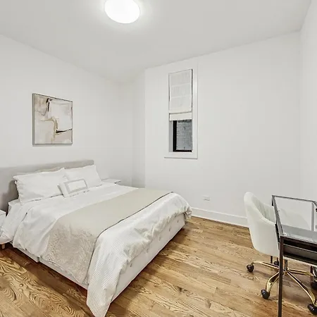 Luxurious Lincoln Park With Gourmet Kitchen *