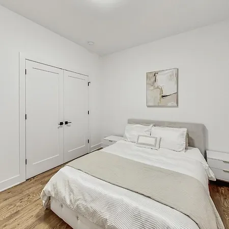 Apartment Luxurious Lincoln Park With Gourmet Kitchen