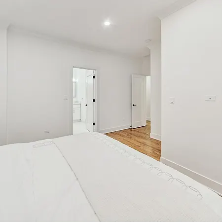 Luxurious Lincoln Park With Gourmet Kitchen Apartment Chicago