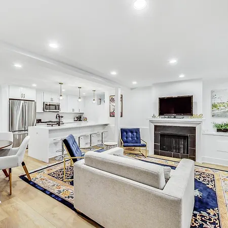 Luxurious Lincoln Park With Gourmet Kitchen Chicago