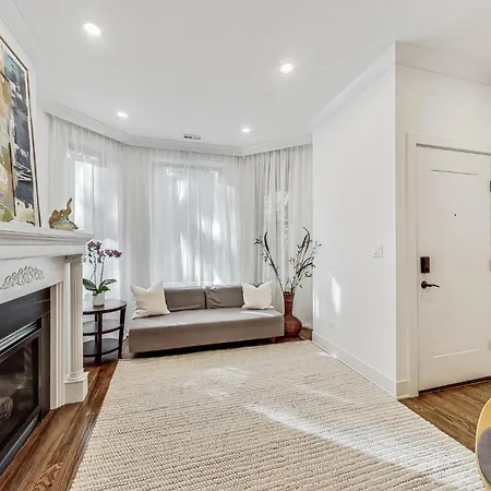 Apartment Luxurious Lincoln Park With Gourmet Kitchen *