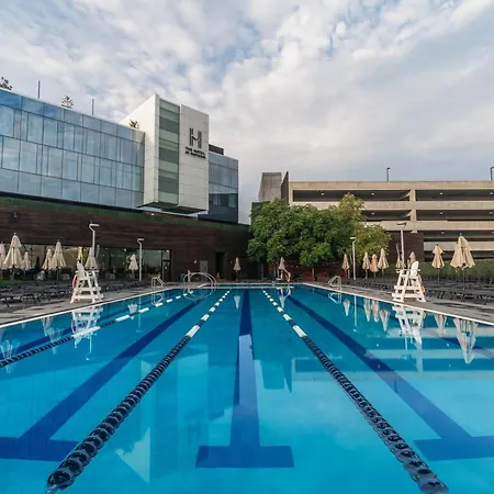 The & Athletic Club At Midtown Resort Chicago