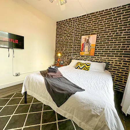 Mccormick Place Spacious 5br With Pool Table & Optional Parking Sleeps 10 Near Soldier Field And Grant Park Apartment