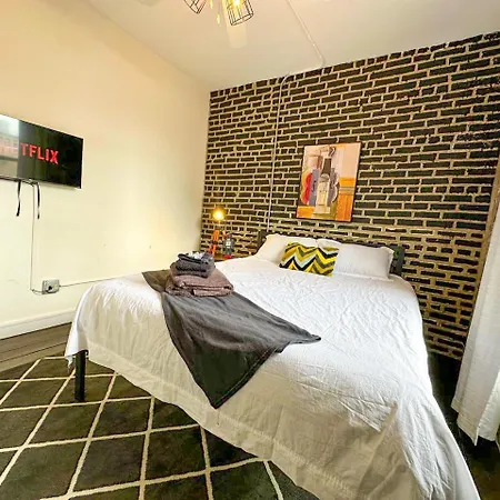 Apartment Mccormick Place Spacious 5br With Pool Table & Optional Parking Sleeps 10 Near Soldier Field And Grant Park