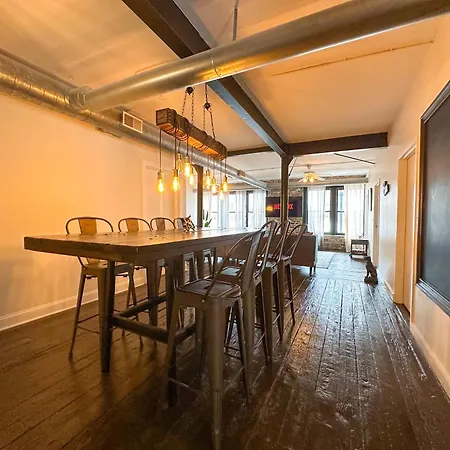 Mccormick Place Spacious 5br With Pool Table & Optional Parking Sleeps 10 Near Soldier Field And Grant Park Apartment *