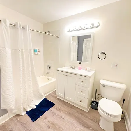 Mccormick Place Spacious 5br With Pool Table & Optional Parking Sleeps 10 Near Soldier Field And Grant Park Apartment Chicago