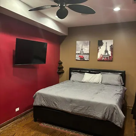 Wicker Park Loft Style Apartment