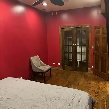 Wicker Park Loft Style Apartment *