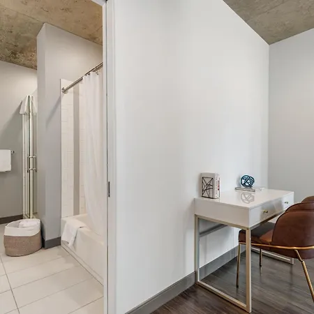 Linea Luxury Living With Indoor Pool And Rooftop Views In The Loop Apartment Chicago