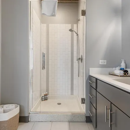 Apartment Linea Luxury Living With Indoor Pool And Rooftop Views In The Loop Chicago