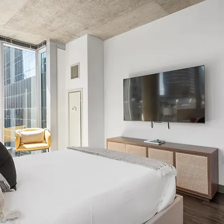 Linea Luxury Living With Indoor Pool And Rooftop Views In The Loop *