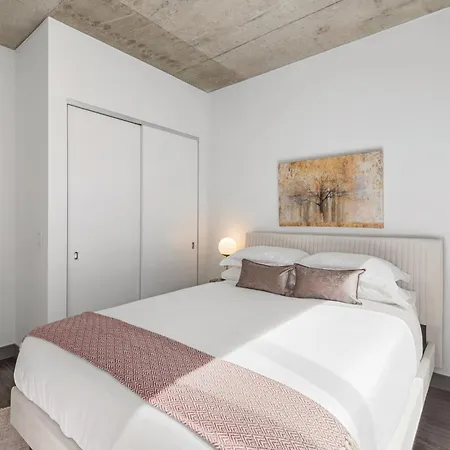 Apartment Linea Luxury Living With Indoor Pool And Rooftop Views In The Loop Chicago