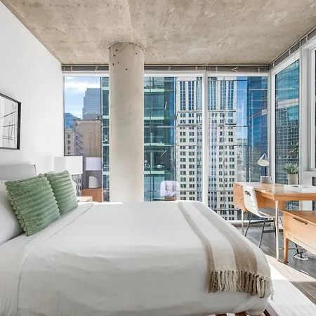 Linea Luxury Living With Indoor Pool And Rooftop Views In The Loop * Chicago