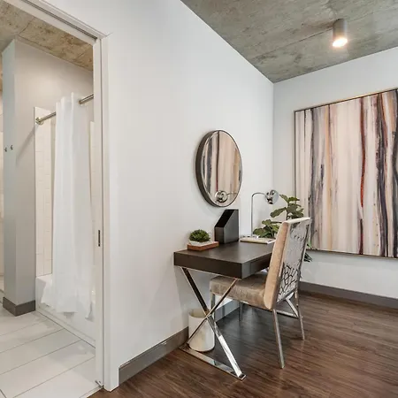 Apartment Linea Luxury Living With Indoor Pool And Rooftop Views In The Loop Chicago