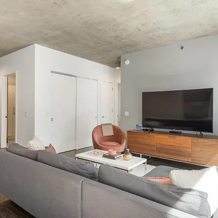 Linea Luxury Living With Indoor Pool And Rooftop Views In The Loop *