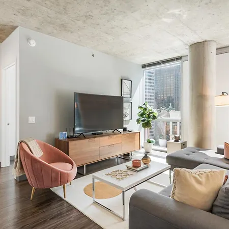 Linea Luxury Living With Indoor Pool And Rooftop Views In The Loop