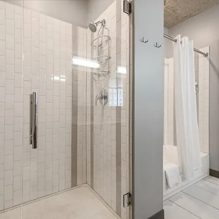 Apartment Linea Luxury Living With Indoor Pool And Rooftop Views In The Loop