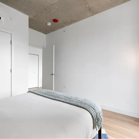 Post Getaway Ideal 4br For Groups Apartment