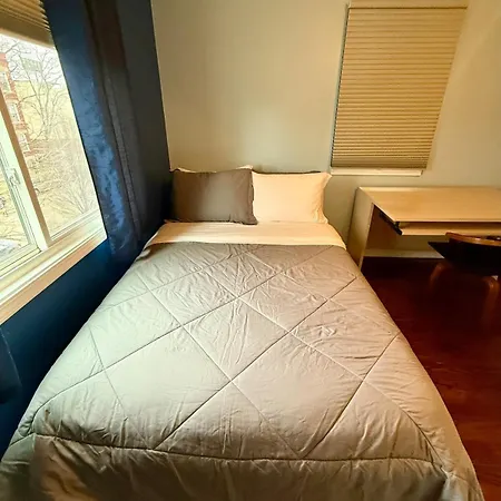 Stunning In Prime With Private Pool Chicago
