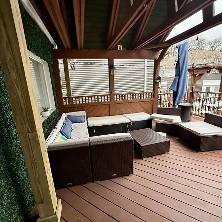 Apartment Stunning In Prime With Private Pool Chicago
