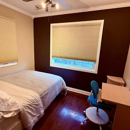 Stunning In Prime With Private Pool *