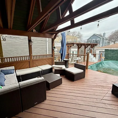 Stunning In Prime With Private Pool Apartment *