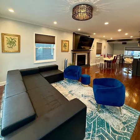 Apartment Stunning In Prime With Private Pool Chicago