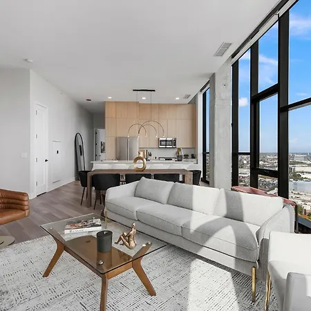 Apartment Avenir West Loop Penthouses With Iconic Views Chicago