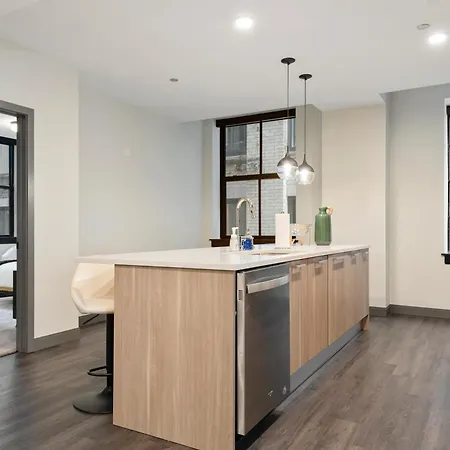 Experience Downtown At Millennium - Luxury In The Loop Apartment Chicago